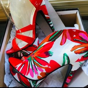 NEW Michael Antonio Red Floral "Taft" Open Toe Platform Heeled Shoes - Size: 7.5
